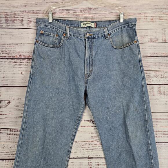 Levi's Men's 505 Jeans Size 40X28 Light Wash Regular Fit Rugged Gorpcore Outdoor - Picture 3 of 12